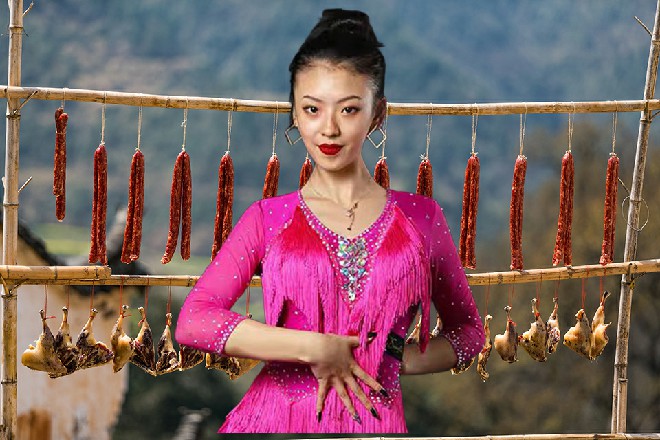 在众人震惊注视下，祁洪象十分淡定，微笑宣布他的第二个决策，收购天籁之音……