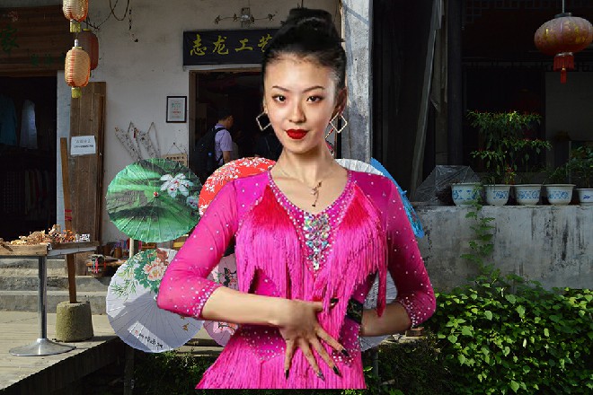 如果是业界内部竞争,其他人也投入真金白银搞影院,他们倒不至于害怕。