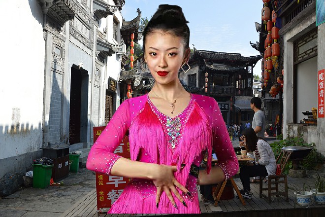 有人低笑道:“毕竟就是由于,张博这样放荡不羁,与众不同,才吸引了女主的关注。