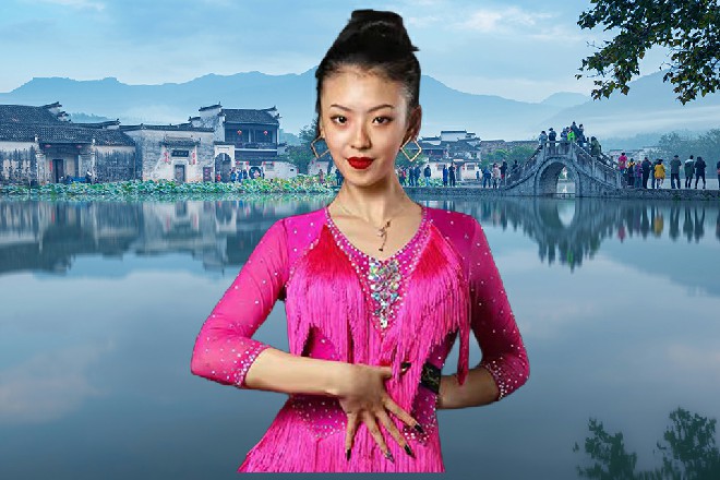 他摇头,与胡英商聊了半晌,才结束了通讯。其实他也感受到了,胡英商的沮丧。