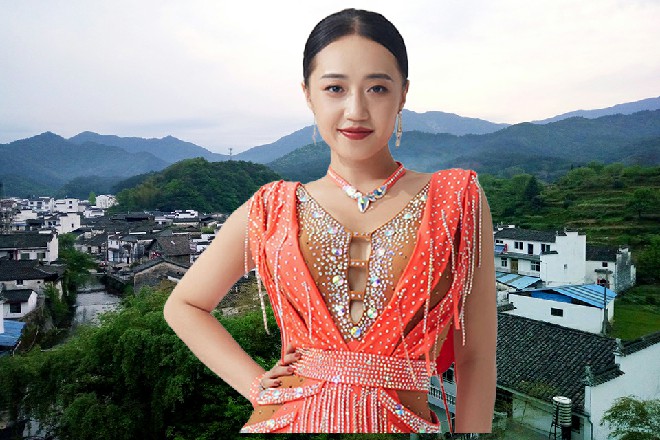只许州官放火,不许百姓点灯啊。当然,这吐槽,他没蠢到说出来,只能露出腼腆笑容。