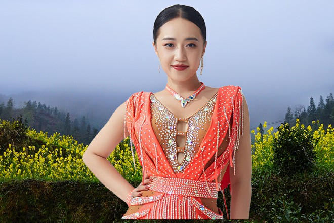 “希希,你难道不知道,孟轻舟可是挤走了……那个家伙,才坐上了主角的位置。