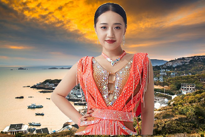 其他人这才满意收回目光,就哪个明星、演员的表现最好展开了激烈的讨论……