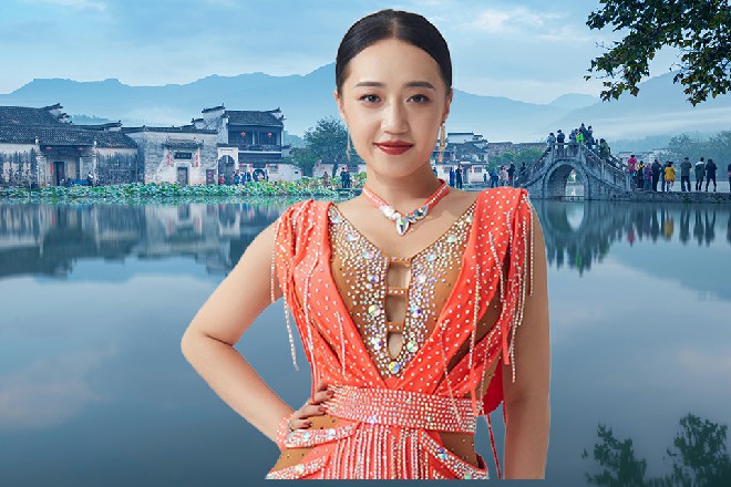 她惊奇的发现,与原来的剧本相比,新剧本变得截然不同,似乎升华了主线。