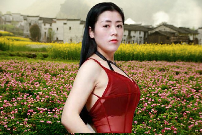 这对专业的造型化妆师来说,轻而易举。十几分钟,搞定了装束,再让艺术指导过目。